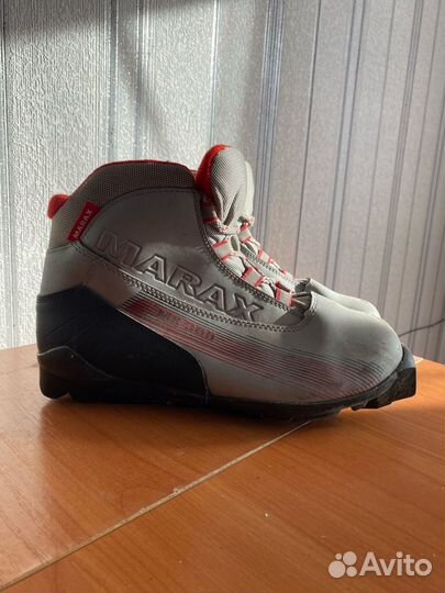 Ботинки лыжные