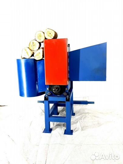 Измельчитель веток на трактор, рубильная машина