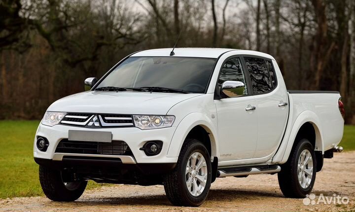 Лобовое стекло Mitsubishi L200