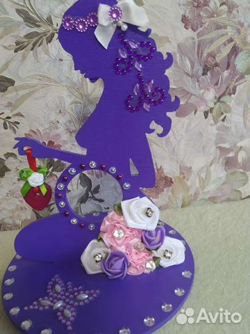 Фигурка женщины