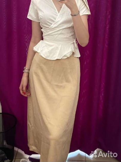 Юбка атласная sela бежевая 44 46 Блузка белая
