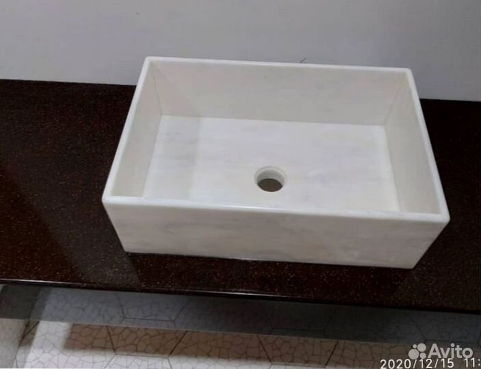 Столешница для ванной из искуственного камня