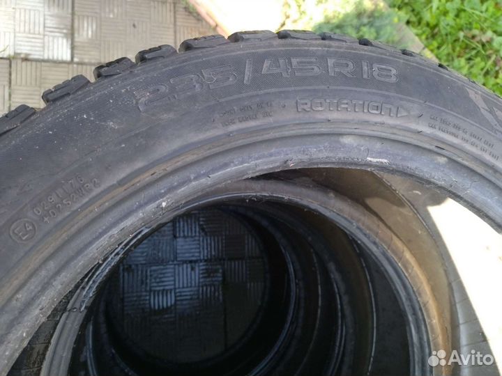 Nokian Tyres Hakkapeliitta 9 235/45 R18 98T