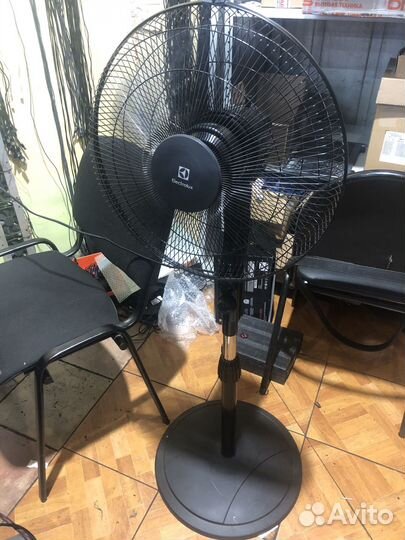 Вентилятор напольный Electrolux EFF-113D