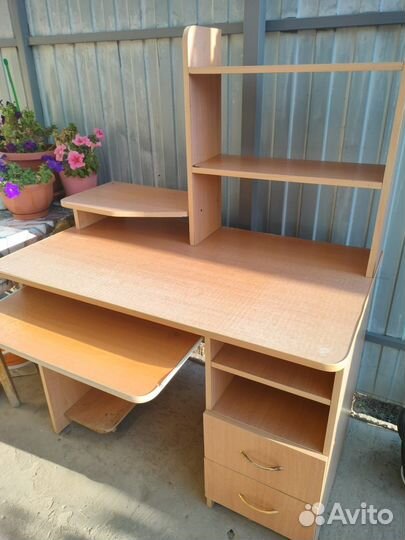 Компьютерный стол