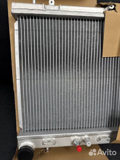 Радиатор охлаждения алюминиевый Forester SF5 /SF9