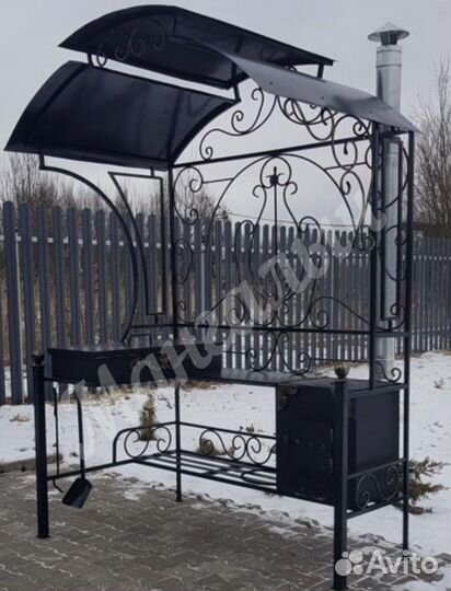 Мангал с крышей