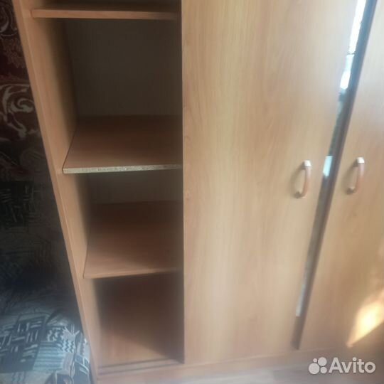 Шкаф выдвижной