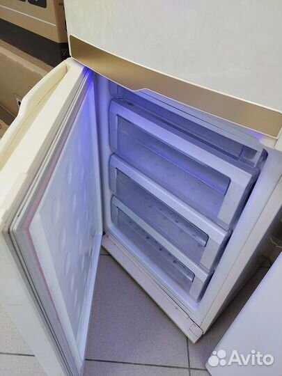 Холодильник Samsung NoFrost