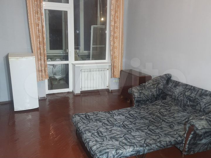 Комната 19 м² в 3-к., 2/4 эт.