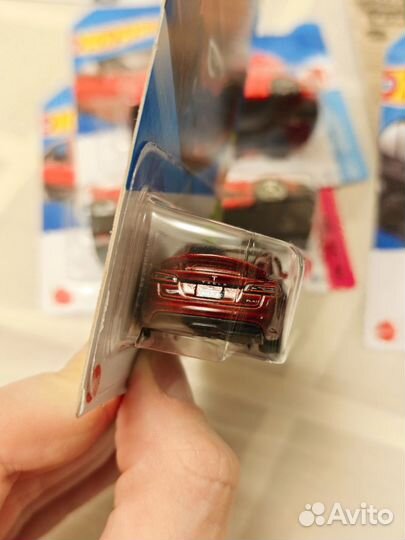 Hot Wheels Tesla Model S Plaid Tesla Model Y