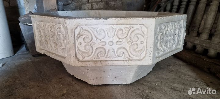 Вазон-цветочница бетонный, восьмигранный