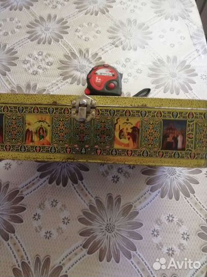 Жестенная коробка из под конфет