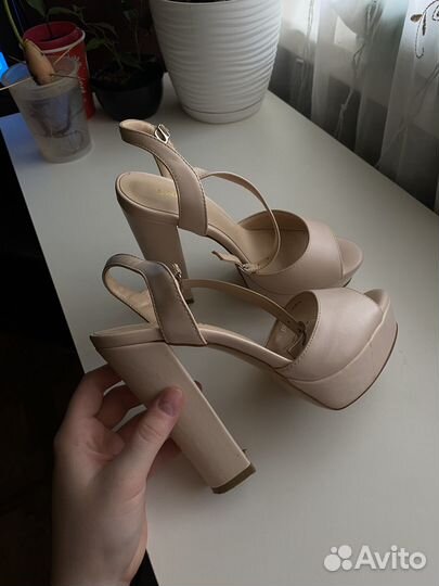 Босоножки 37р