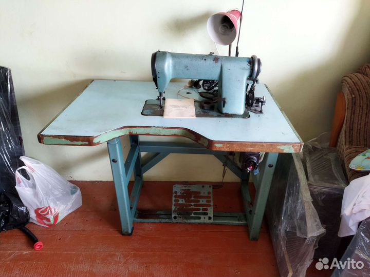 Швейная машинка класс 1022 м