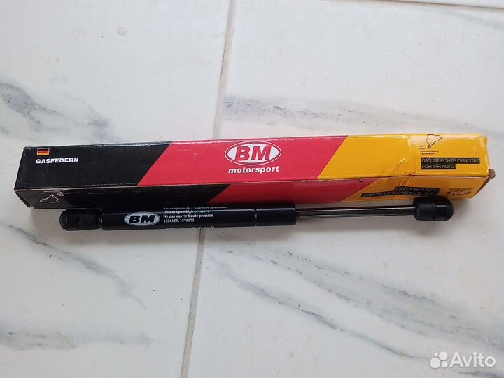 Амортизатор багажника газовый седан Ford Focus