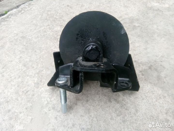 Опора двигателя Nissan almera