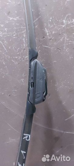 Дворник Nissan Skyline v35