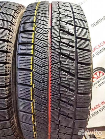Bridgestone Blizzak VRX 235/45 R17 94S