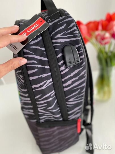 Рюкзак школьный абсолютно новый