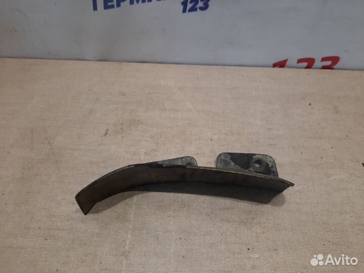 Брызговик правый Bmw 630 E63 N52B30A 2007