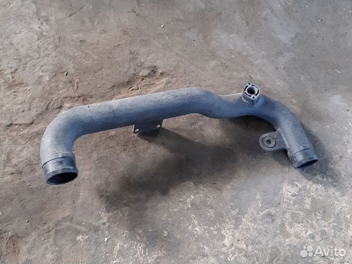 Патрубок интеркулера VW Passat B5 AFN 1.9 TDI