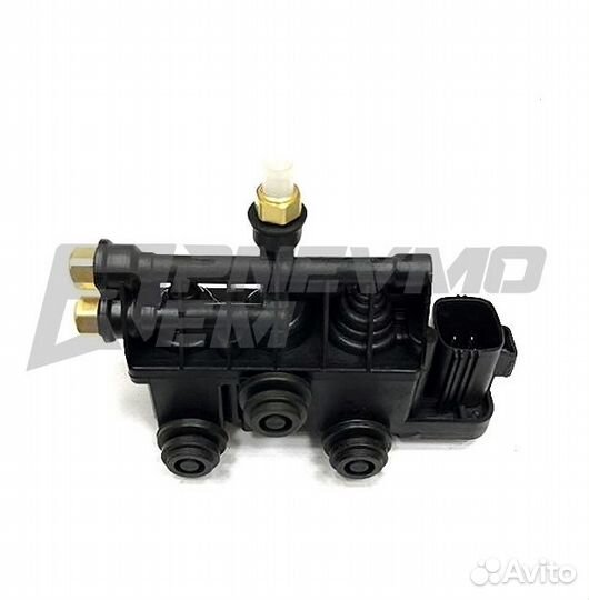 Блок клапанов пневмоподвески Land Rover Sport L320