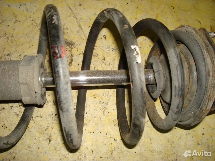 Стойка Nissan Sunny FB15 (Переднее Правое)