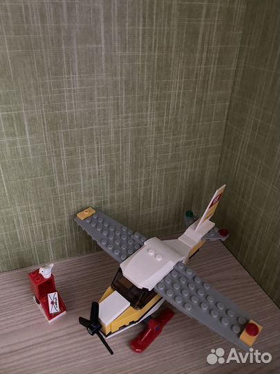 Lego City самолет почты 60250