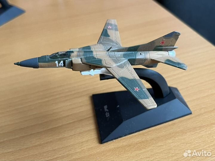 Модели легендарных самолетов набор