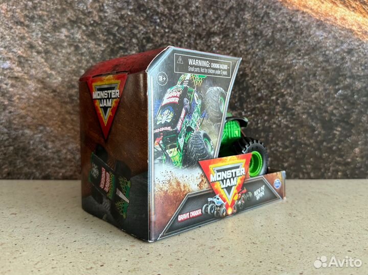 Новая машинка Monster Jam Grave Digger Rev N' Spin