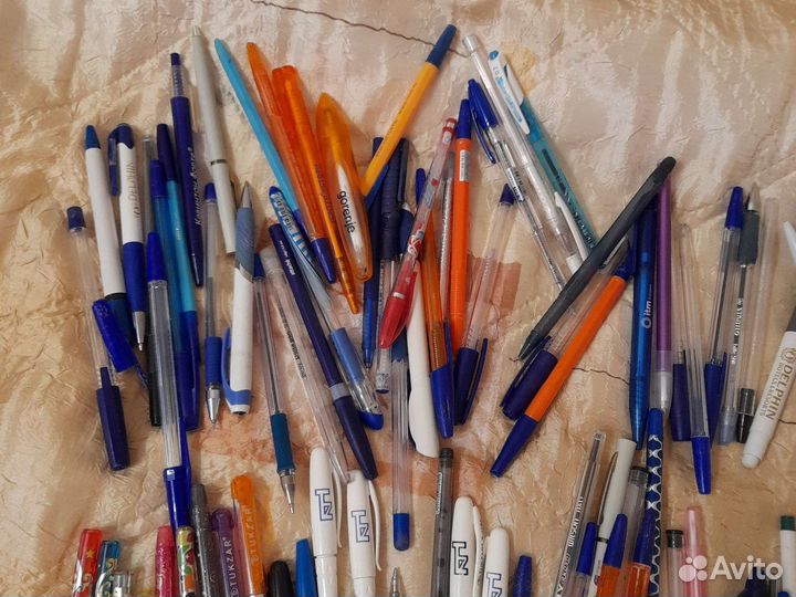 Ручки шариковые не пишут. Цена за все