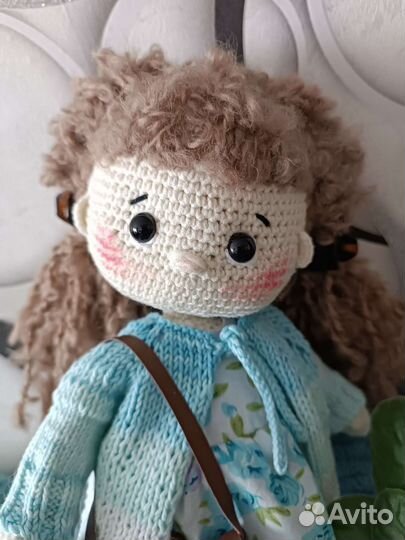 Вязаная кукла ручной работы