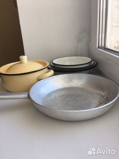 Посуда СССР. Сковорда, кастрюля, миски