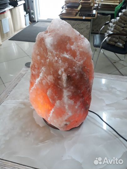 Соляная лампа из Розовой Гималайской соли
