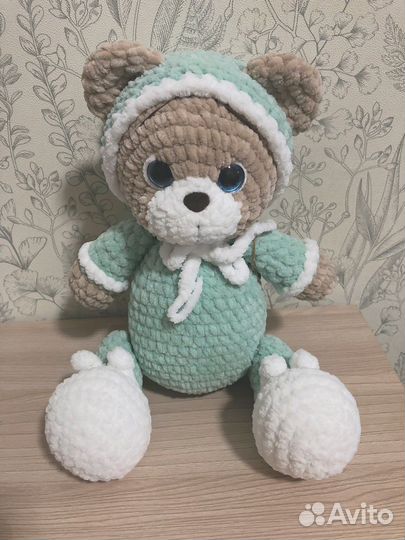 Плюшевый мишка в пижаме амигуруми