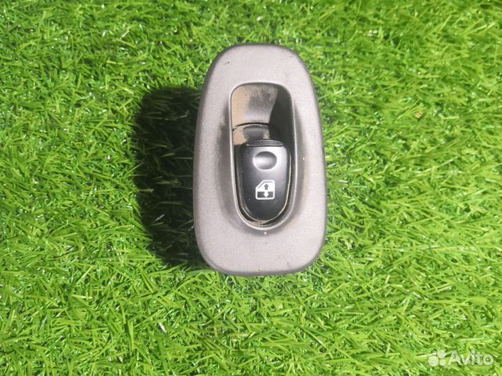 Кнопка стеклоподъемника Hyundai accent