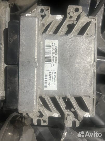 Эбу блок управения двигателем Renault Logan 1