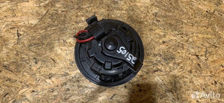 Моторчик печки Peugeot 2008 2017