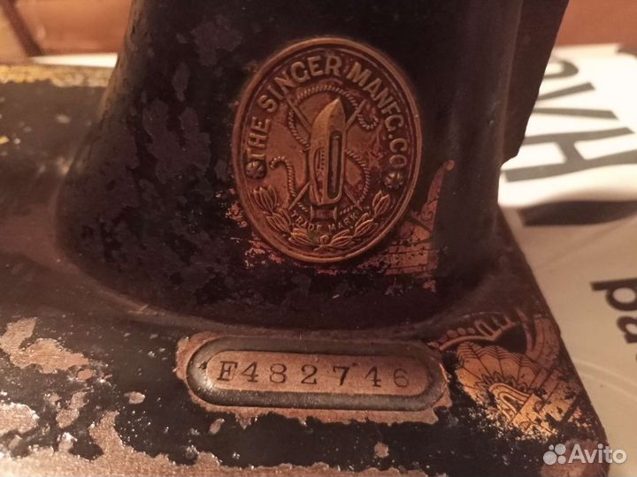 Старинная швейная машина