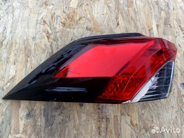 Фонарь внешний левый Toyota RAV-4 XA 50