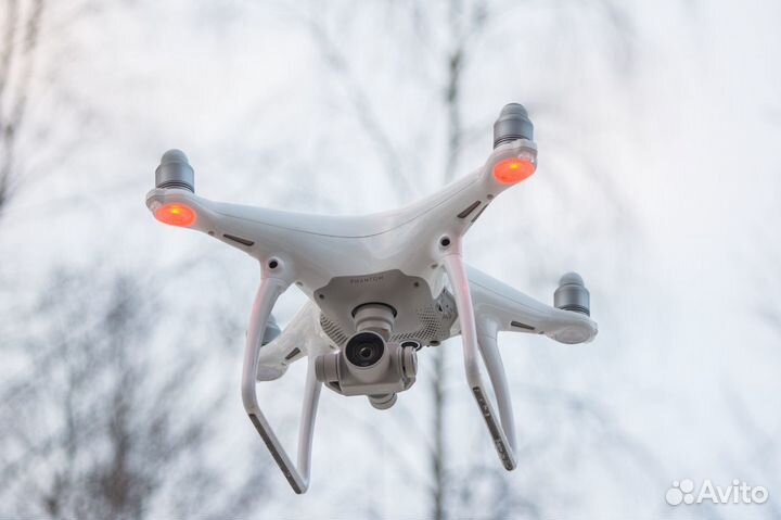 Квадрокоптер DJI phantom 4