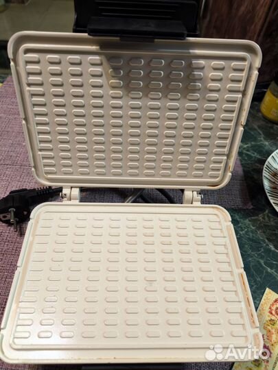 Электровафельница В1-1000 Василиса новая