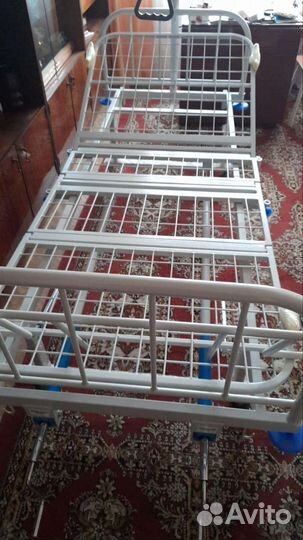 Медицинская кровать для лежачих больных