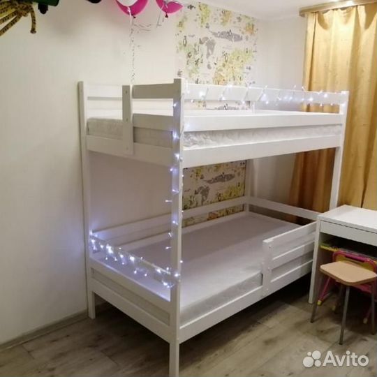 Двухъярусная кровать