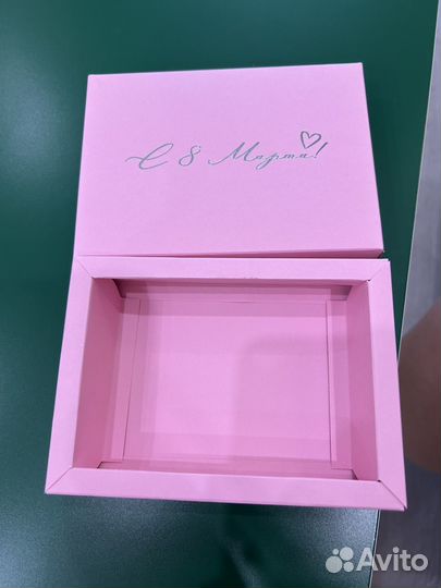 Розовая коробка с 8 марта бу как новая