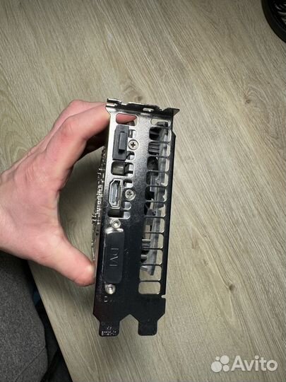 Видеокарта asus rog strix rx560
