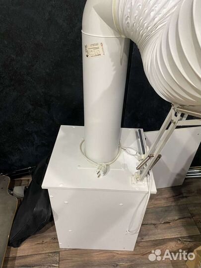 Напольный пылесос для маникюра и педикюра