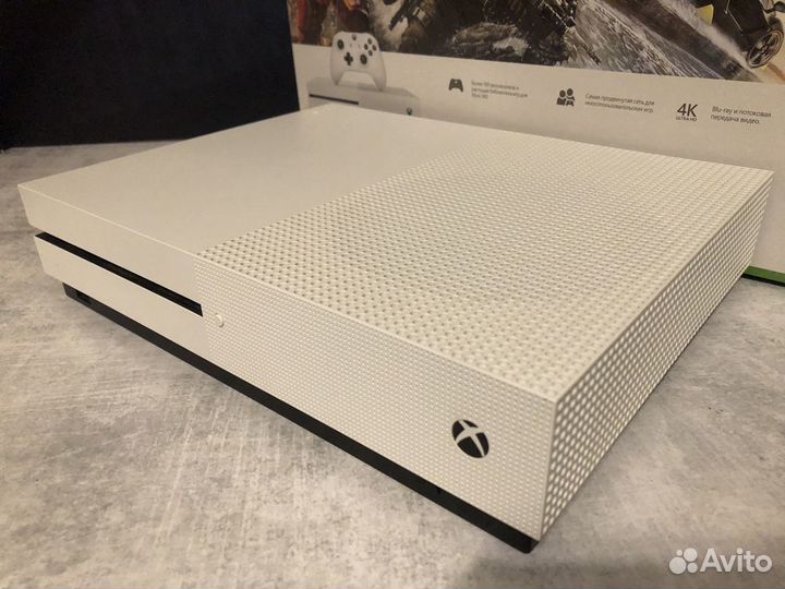 Xbox One S, 1000gb(отличное состояние) +подписка