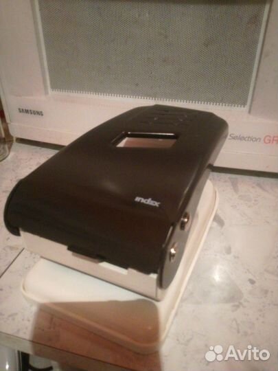 Дырокол до 70 листов